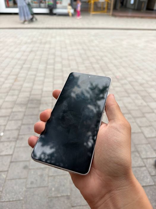 Продам OnePlus 13r 12/256