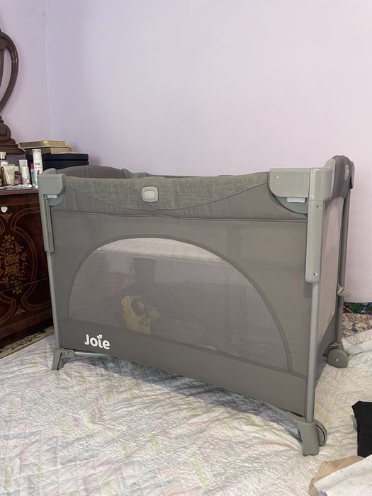 Детская кроватка Joie