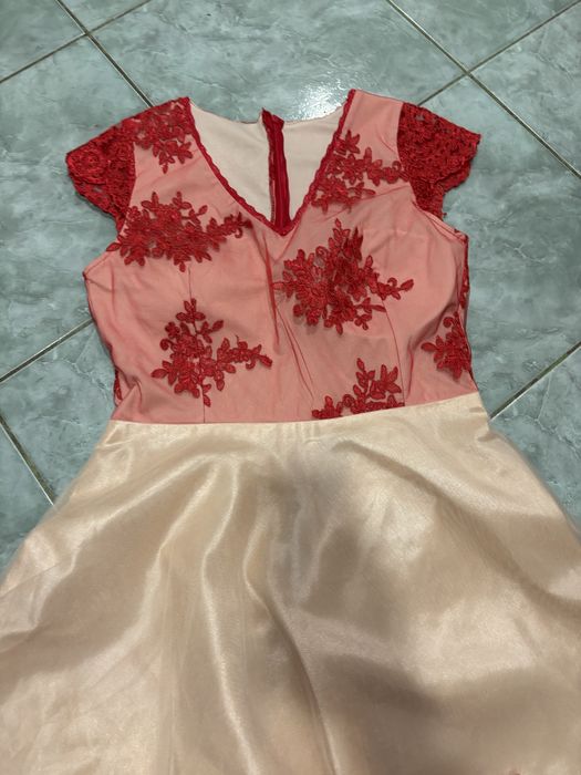 Rochie rosie noua