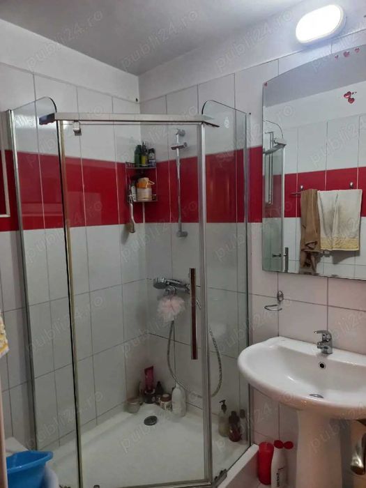 Inchiriez ap 3 camere Slatina