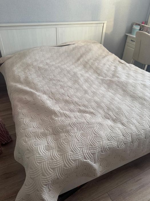 Продам кровать с матрасом