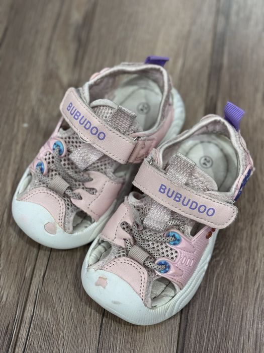 Продам детскую обувь 24 р