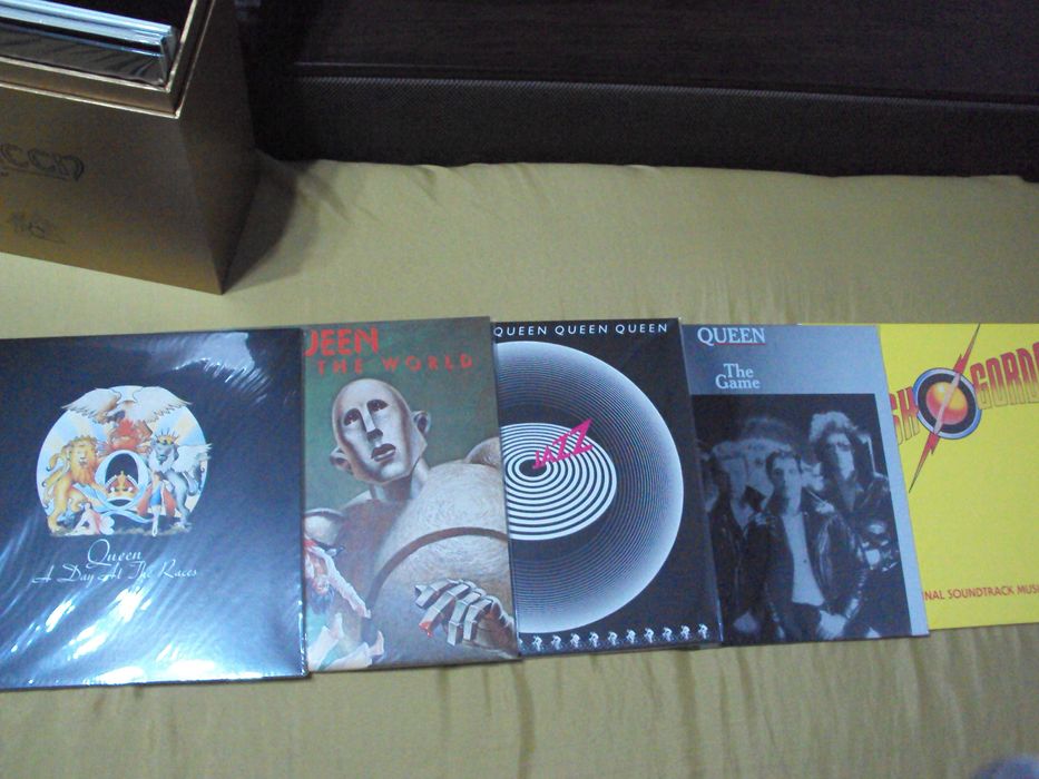 Продам виниловые пластинки QUEEN - STUDIO COLLECTION (18 LP BOX)