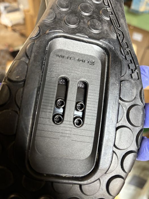 Pantofi ciclism nr 46