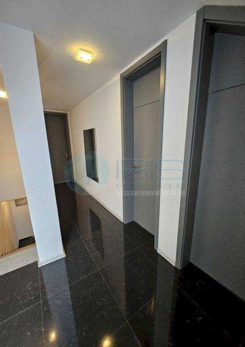 Продава се Мезонет в Шумен, Център - 400 кв.м за 838 €/кв.м - Снимка #14