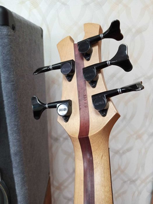 Бас гитара Tobias Growler