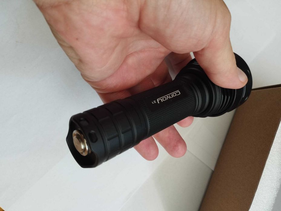 Convoy Z1 cu focalizare reglabila  cu Led Verde 30W