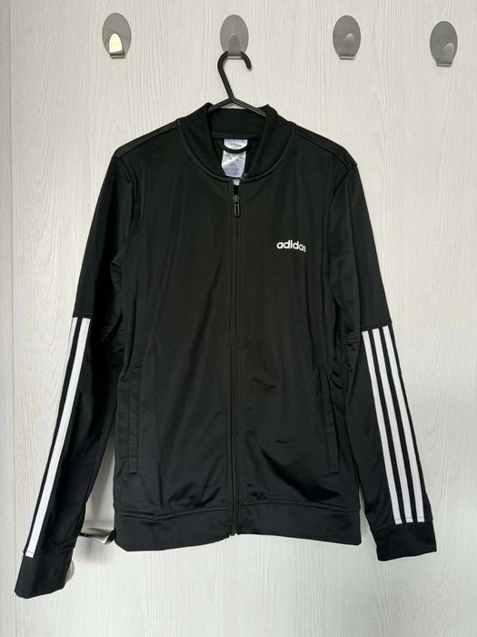 Adidas анцуг, носен веднъж