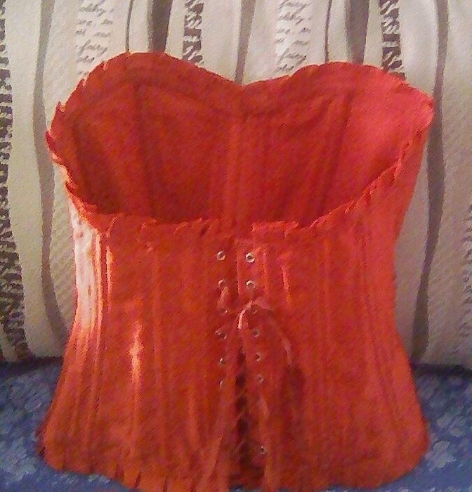 Корсет  красный .