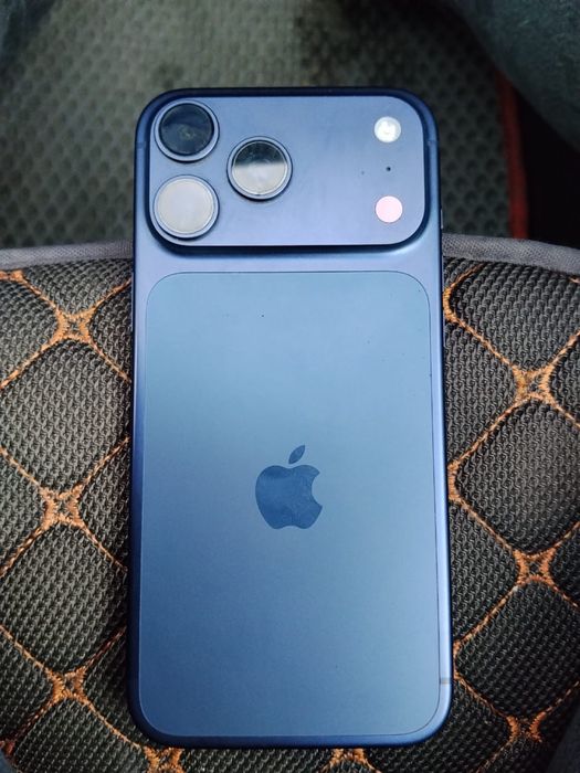 Продам 17 pro max iphone 256