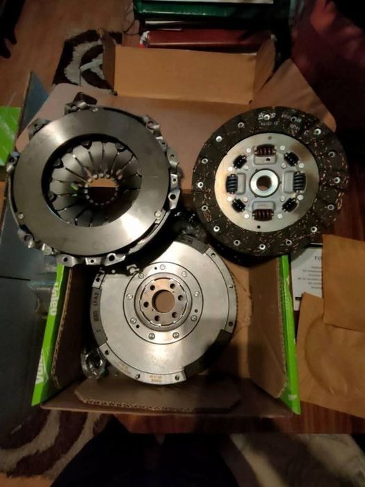 Ambreiaj cu volanta masa dubla Audi A4  A6 Skoda Superb  Seat Exeo 2.0