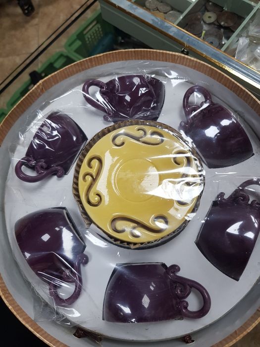 Сервиз с шест броя с чаши за кафе