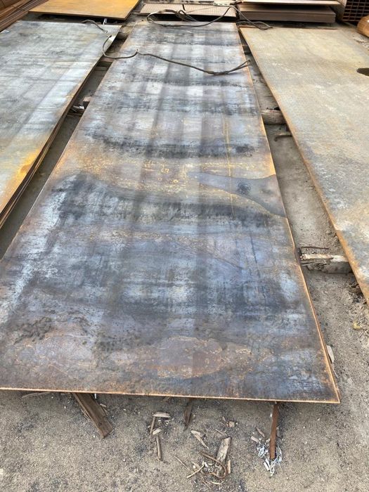 металлический листь