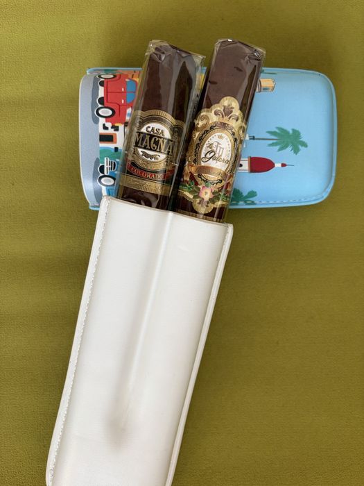 Луксозен Кожен Калъф за Пури