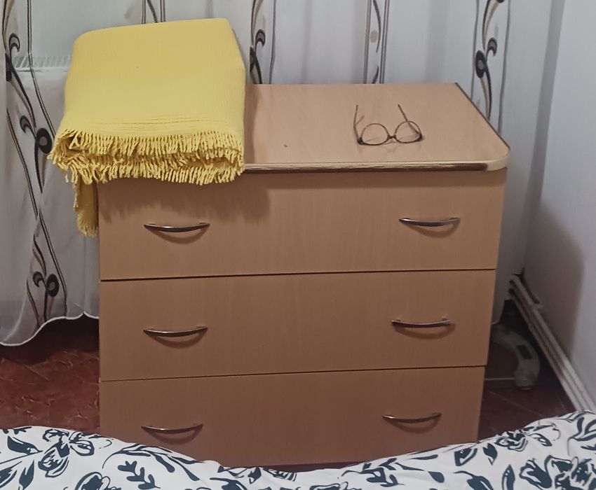 Comoda tv comoda cu 3 sertare si sifoneir