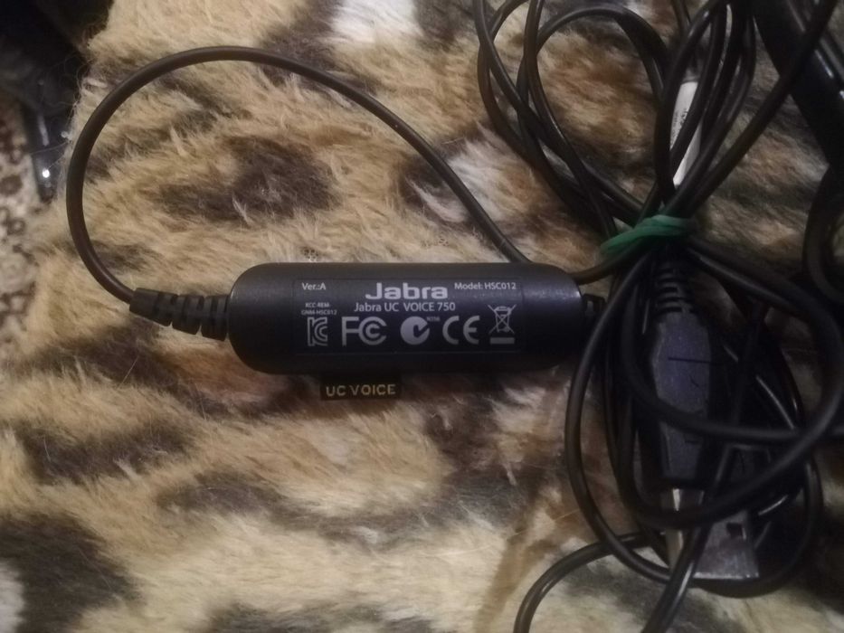 Продавам слушалки Jabra модел : HSC012