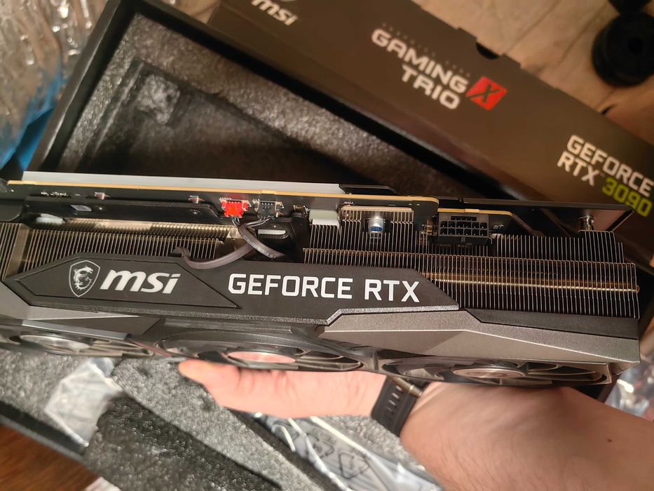 Msi RTX 3090  GAMING X TRIO supreme