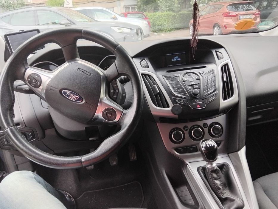 FORD Focus 2013 — imagine 5