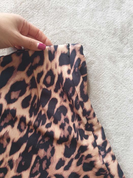 Пола леопардов десен