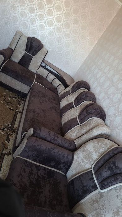 Продам диван угловой+кресло