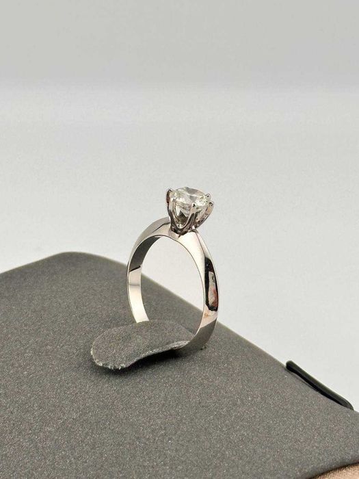 Кольцо с бриллиантом 0,95 карат