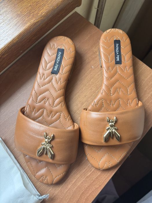 Чехли Patrizia Pepe естествена кожа