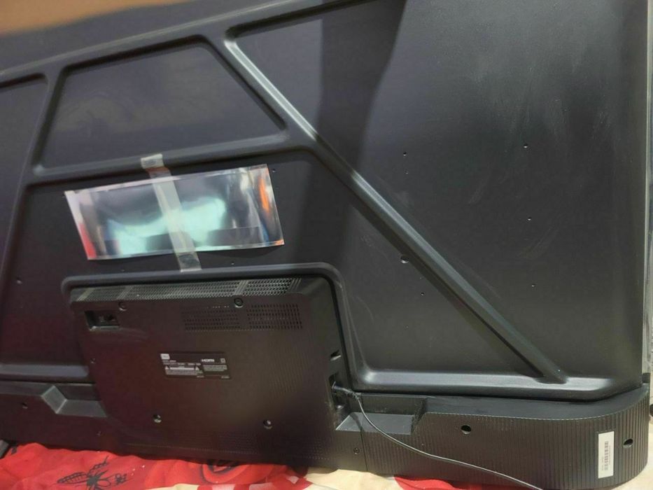 Смарт 55 диагональ почти новый в полном комплекте 2пульта один голосов