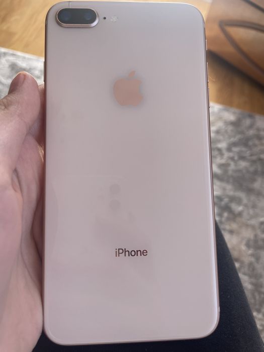 iPhone 8 +.