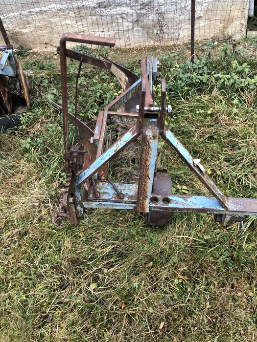 Vând tractor 445 în stare buna de functionare!!