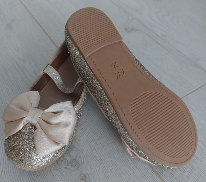 Balerini aurii fetite