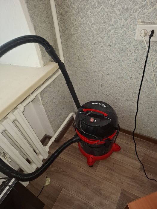 Пылесос большой с насадками