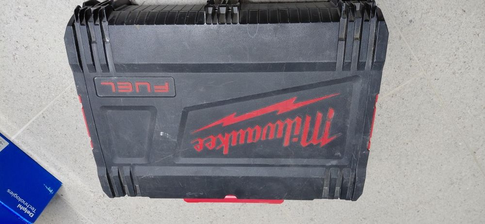 Acumulatori milwaukee m18  12ah