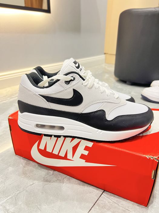 Продам кросовки  оригинал Nike Air max  1  новые