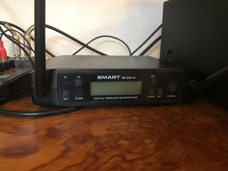 Продается караоке ast-100 , колонки Behringer PK112A