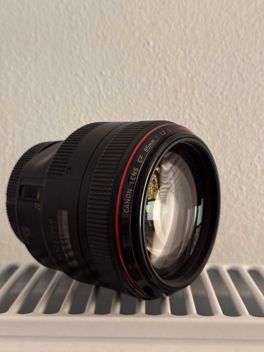 Canon EF 85mm f/1.2L II + adaptor EF - RF