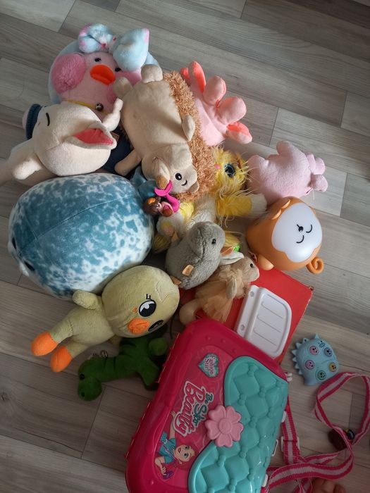 Игрушки даром отдам