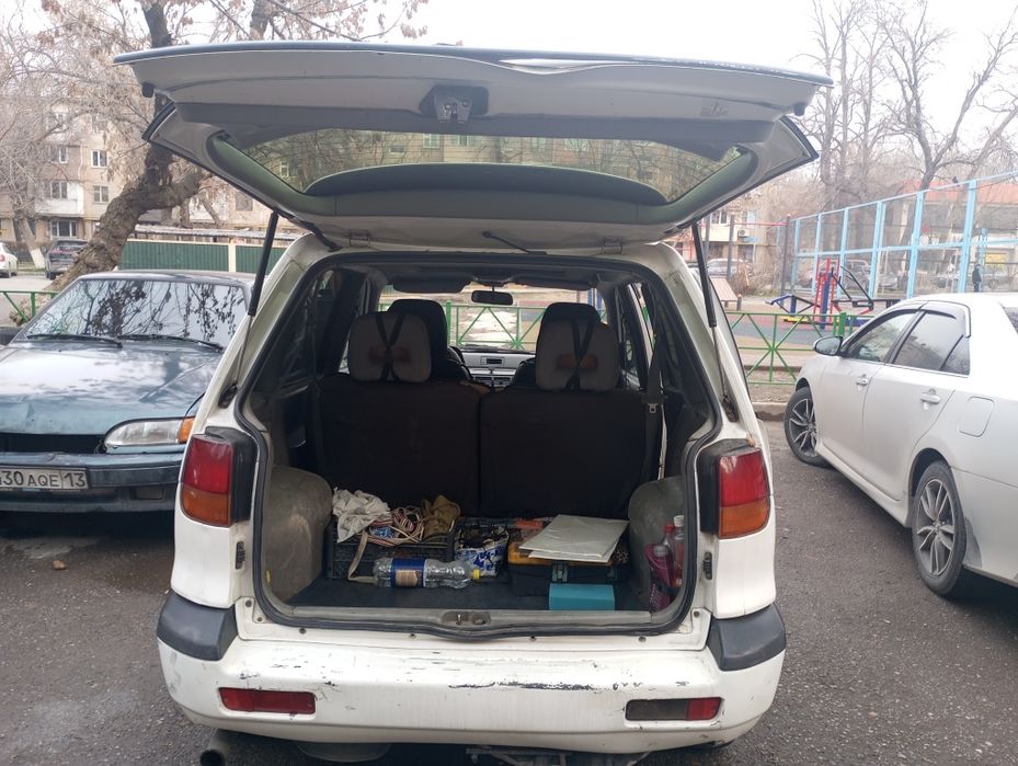 Продаёться мицубиси спейс рунер