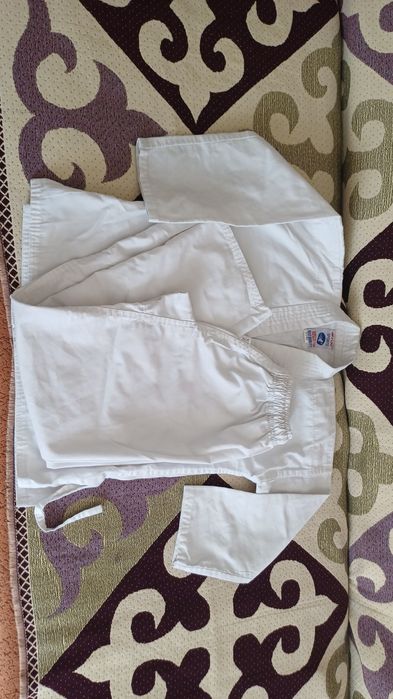 Продам кимоно в хорошем состоянии.