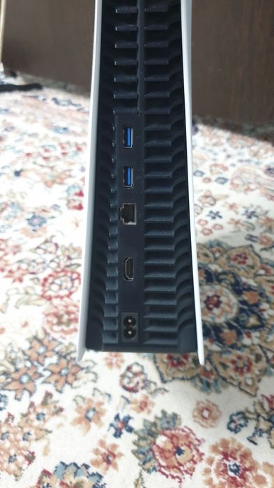 продаю Playstation 5