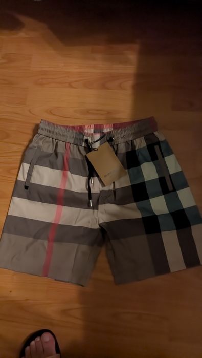 Burberry плажни шорти М размер