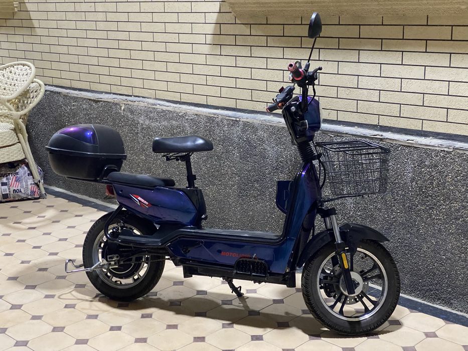 скутер motolider