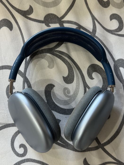 AirPods Max синий