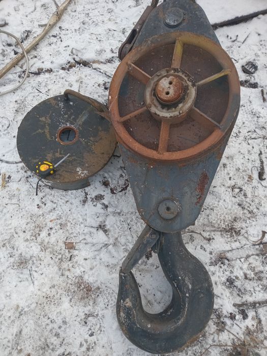 Продам крюк 16т,