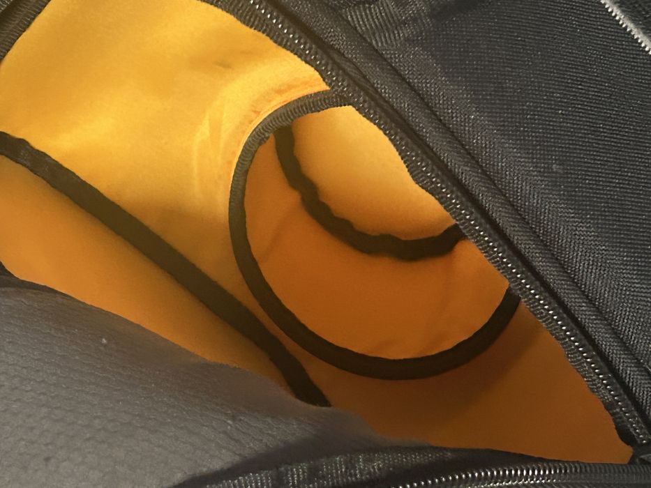 Aparat foto Canon EOS 550D cu ruxac