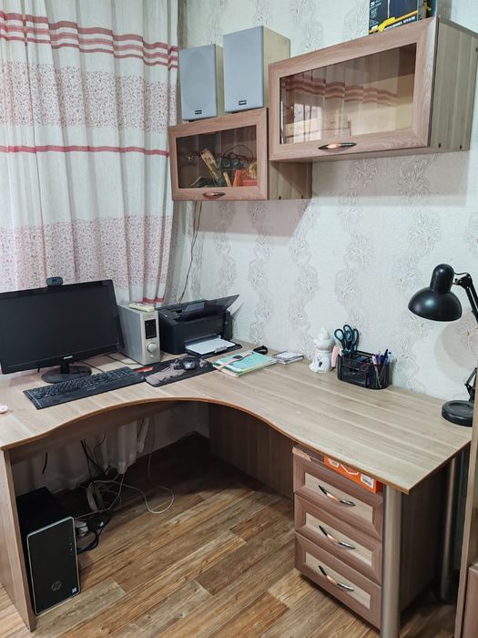 Продам гарнитур подростковый