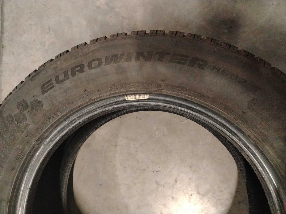 2бр.зимни гуми 215/60/16 Falken