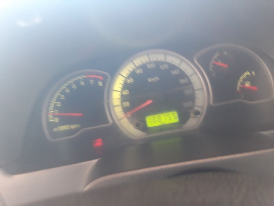 Nexiya 2 sons gibrit 2009yili sotiladi xolati yaxshi