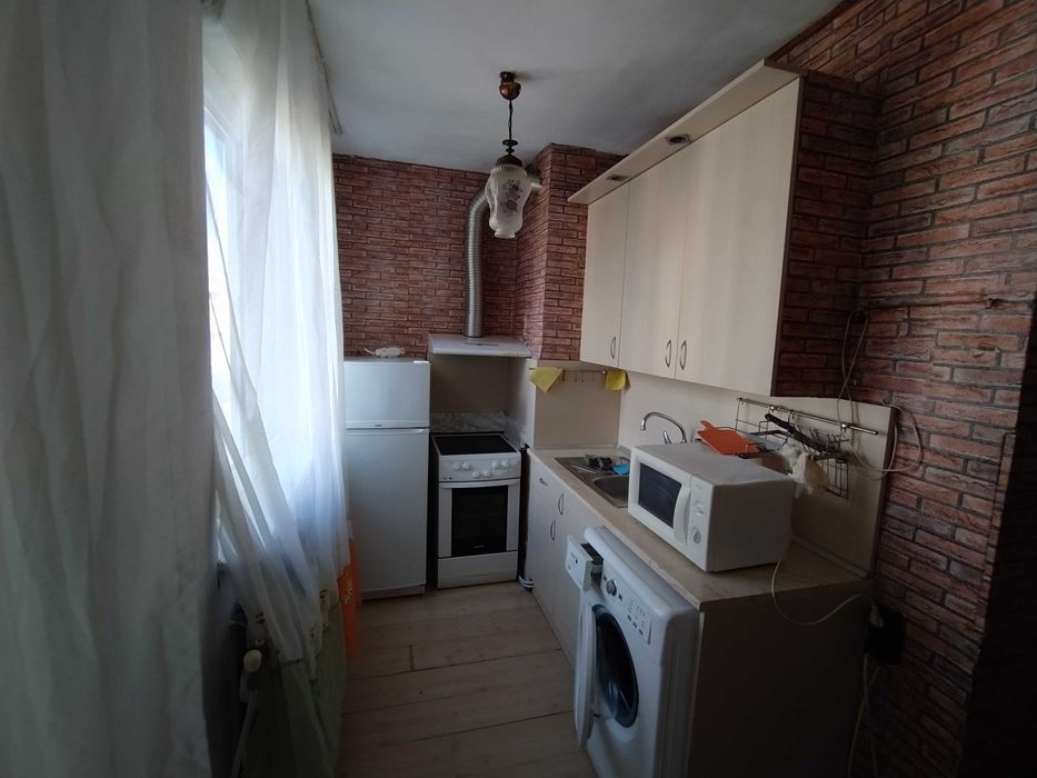 Дава се под наем Четиристаен апартамент в Варна, Зимно кино Тракия - 90 кв.м за 330 € - Снимка #3