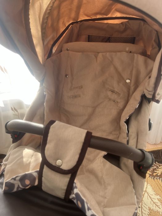 Продам коляску с двумя сменными блоками