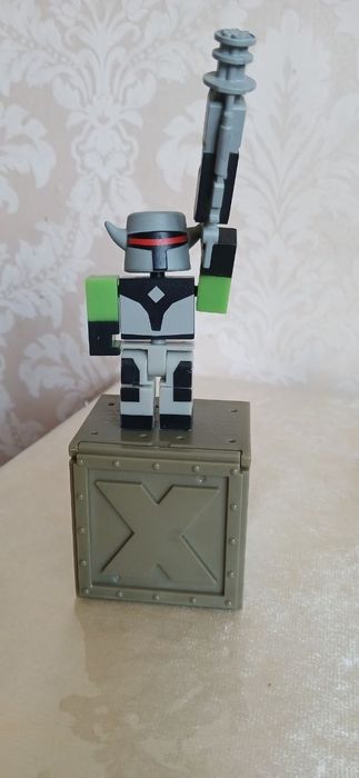 Коллекционые фигурки Roblox